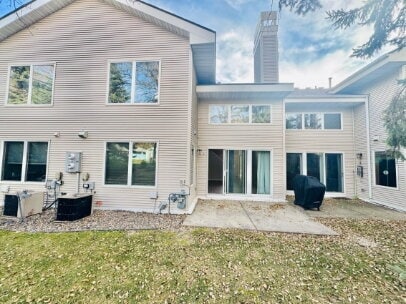 Photo - "Charming 2-Bed, 2-Bath Townhouse with Gleaming Hardwood Floors in Saint Anthony!"