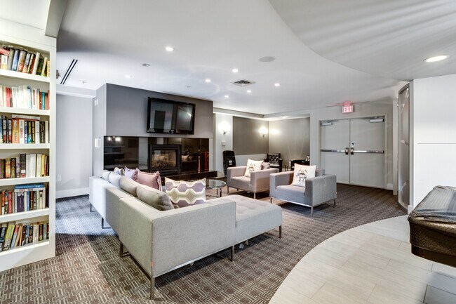 Party Room - 1111 Oronoco St Unit 229