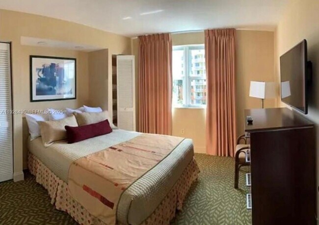 Photo - 16690 Blatt Blvd Unit B