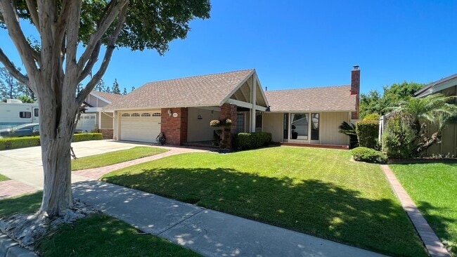 Building Photo - Wonderful 4 Bed 2 Bath Single Family Home ...