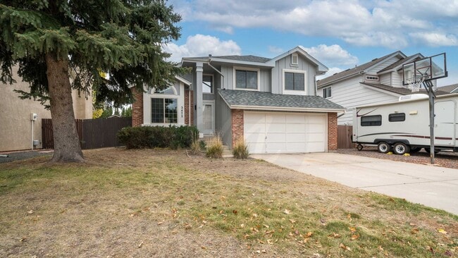 Building Photo - Four bedroom in Gatehouse Village with Fenced Yard and Views!