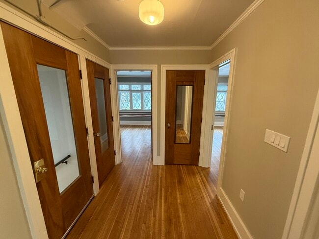 Photo - 1160 Monroe Ave Unit Apt B