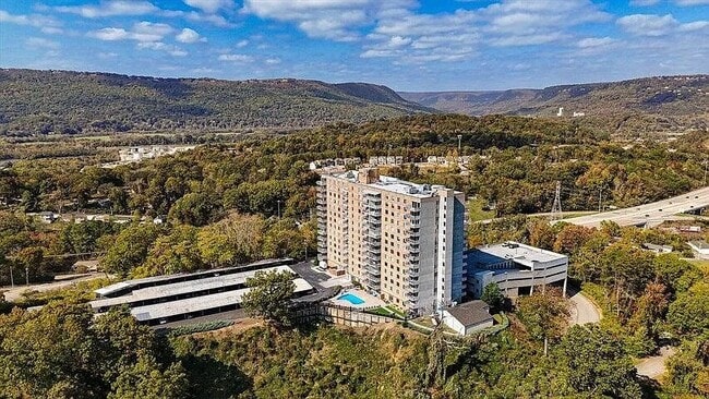 Building Photo - 1131 Stringers Ridge Rd Unit 3C