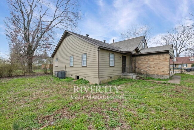 Photo - Beautifully Renovated 4 Bed / 2 Bath Home with Over 2,000 Sq Ft! Section 8 Welcomed