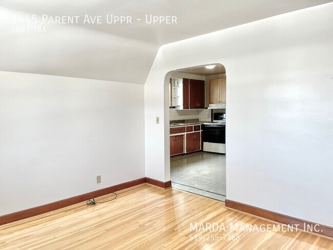 Photo - SPACIOUS 1 BEDROOM/1 BATH UNIT IN WALKERVILLE+ HYDRO Unit Upper