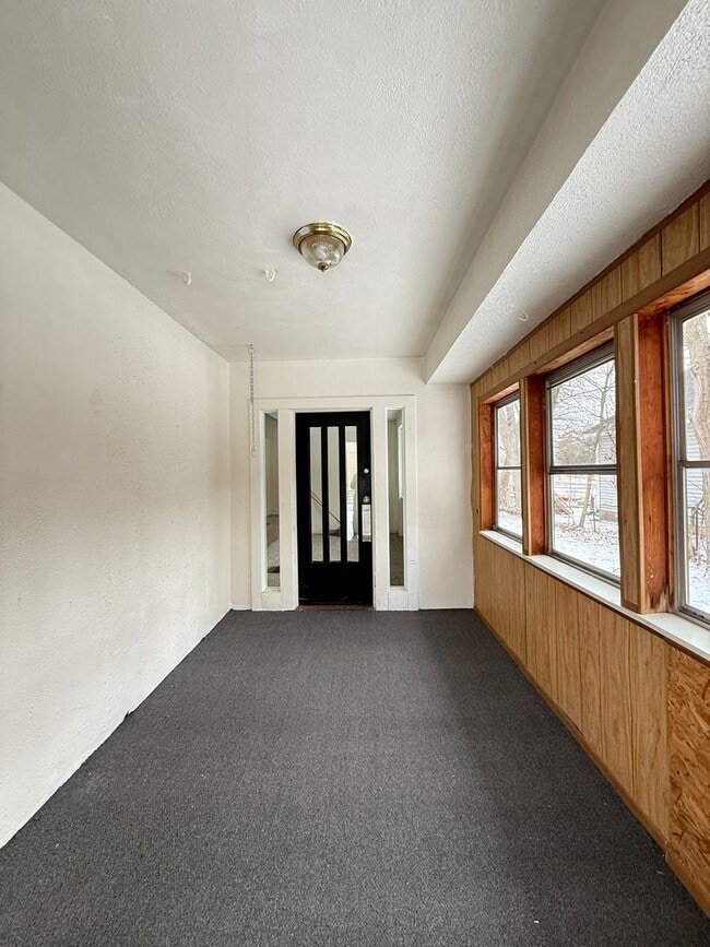 Photo - HOUSE...LARGE 3 Bedroom 2 Bath