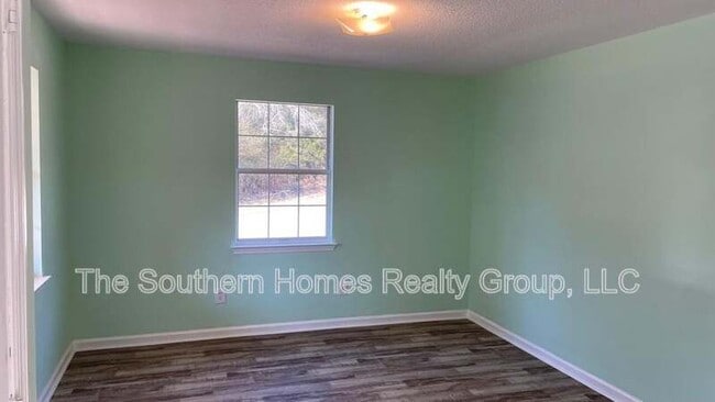 Photo - 680 McDowell Ln