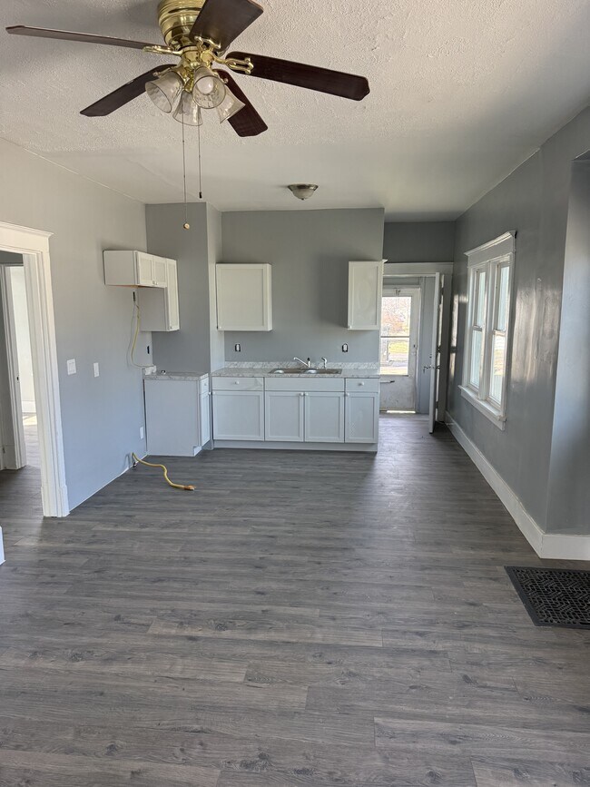 Photo - 2239 N Sheridan Rd