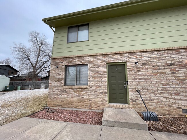 Building Photo - 1624 Azalea Dr Rental