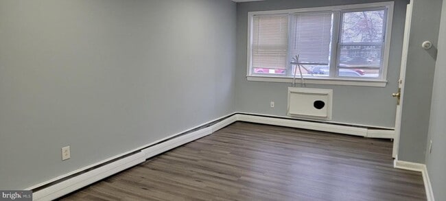 Photo - 230 W Roosevelt Blvd