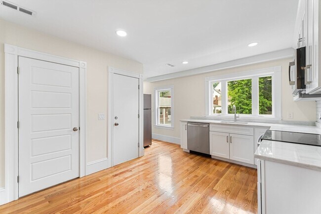 Photo - 29 Sylvan St Unit 2