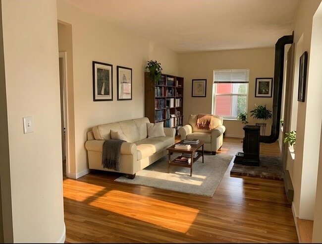 Building Photo - 3 Worcester Sq Unit 7