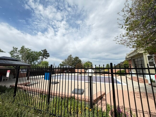 Photo - 1160 S Foothill Dr