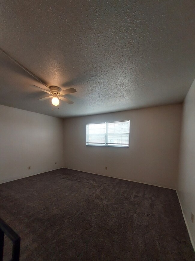 Photo - 185 Buckingham St Unidad D