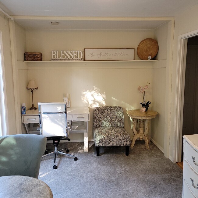 Photo - 2014 Hatch Rd Unit Private Studio  Available Now