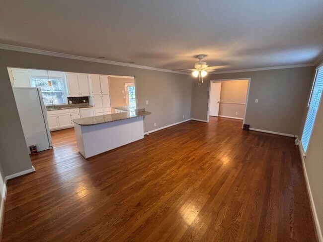 Photo - 6325 Percy Dr