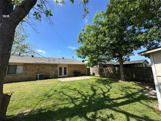 Photo - 504 Woodcrest Way