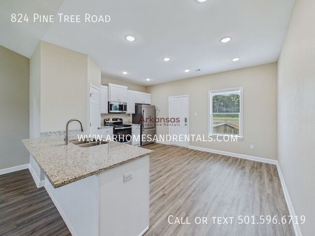 Photo - 824 Pine Tree Rd