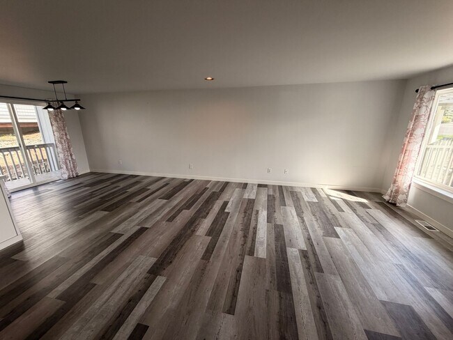 Photo - Burrows Court Unidad B