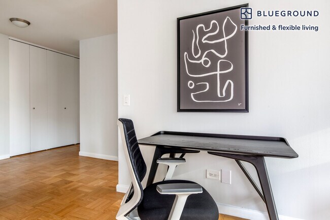 Photo - 235 W 48th St Unit SI FL33-ID1350