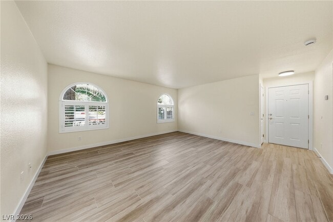 Building Photo - 9325 W Desert Inn Rd Unit 151