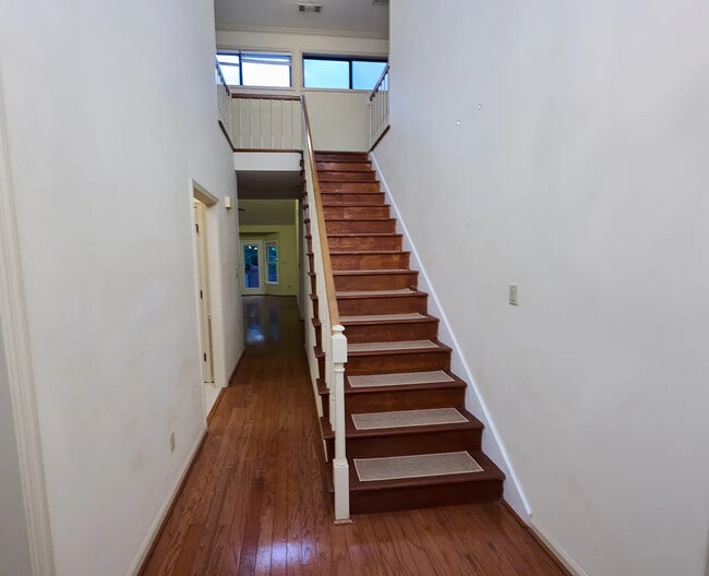 Photo - 14 Prescott Walk NE