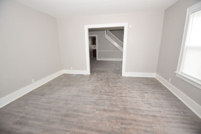 Photo - 118-120 W 8th St Unit 118