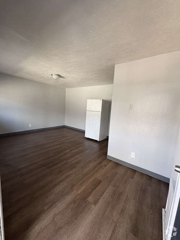 Building Photo - 274 E Nottingham Rd Rental