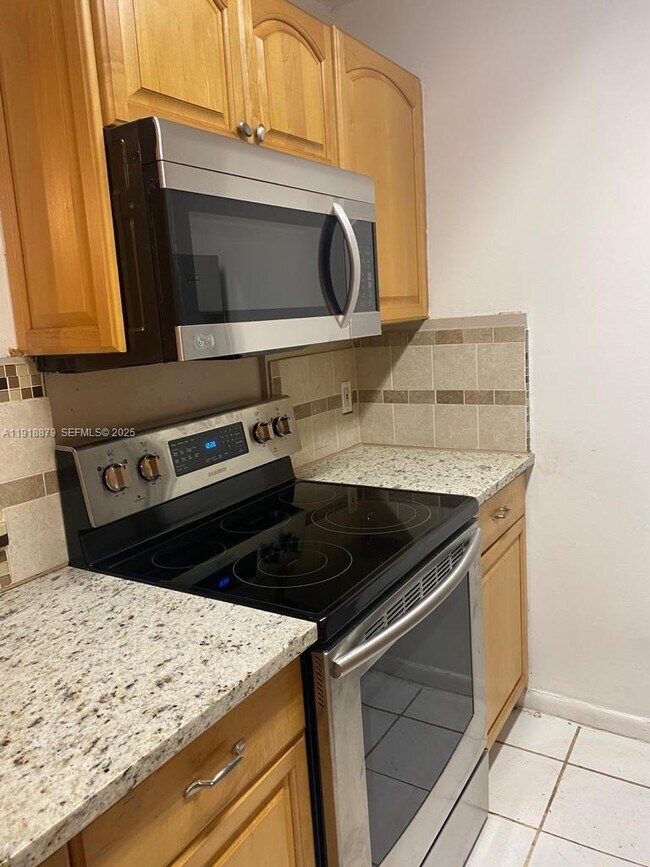 Building Photo - 15 Crossings Cir Unit A