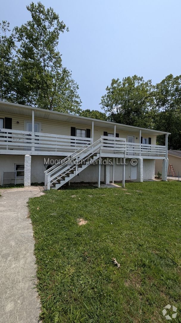 Building Photo - 1226 Martin Cir Unit Martin Cir 1226 - A Rental