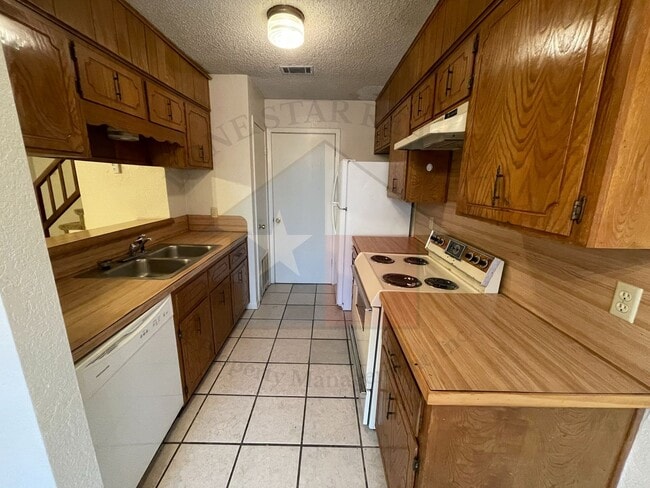 Photo - 3001 Lake Rd Unit # C