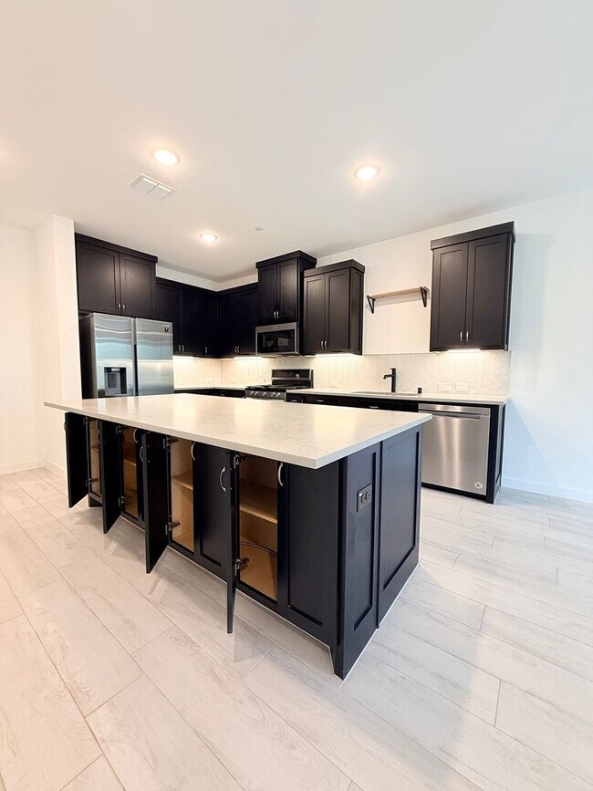 Photo - AVAILABLE NOW -Stunning 3-Bedroom Townhome Overlooking Greenbelt in Plano ISD 600 Collier Drive