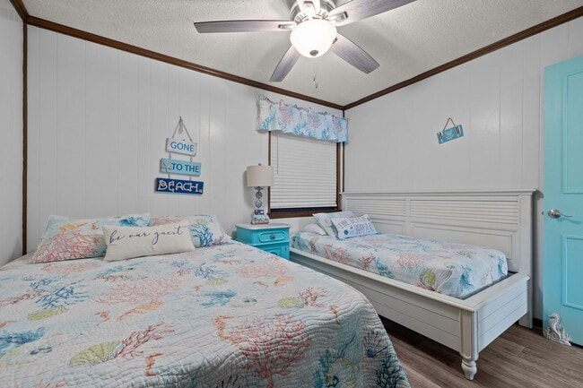 Photo - 301 Commerce Way