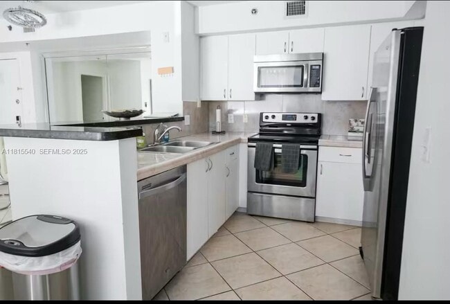 Photo - 19601 E Country Club Dr Unit 7-203