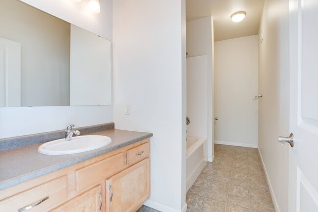 Urban Crossing Apartments