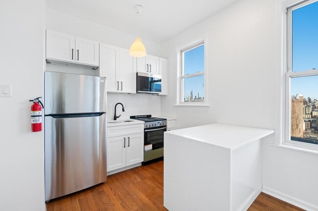 Building Photo - 804 Palisade Ave Unit 2