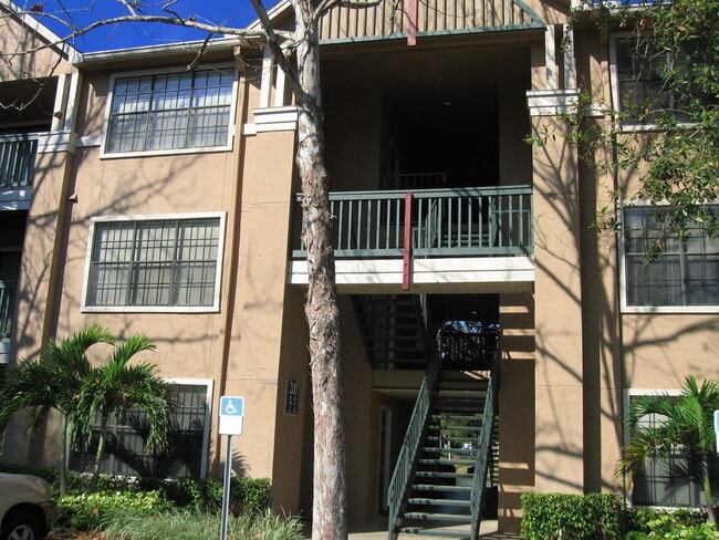 Building Photo - Remodeled and updated condo