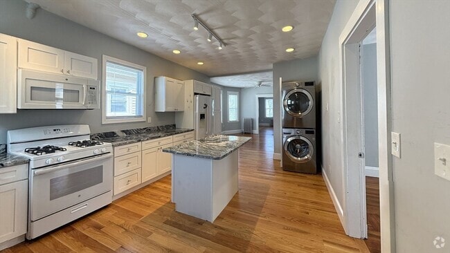 Building Photo - 30 Partridge Ave Unit B Rental