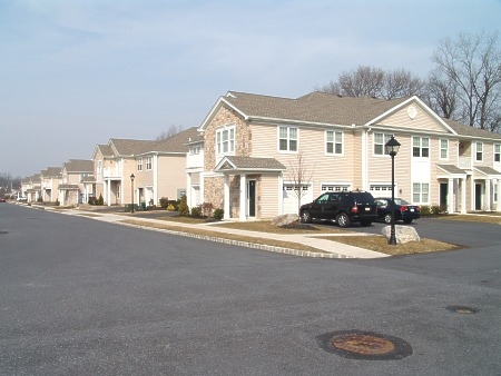 Building Photo - Hanover Glen Rental
