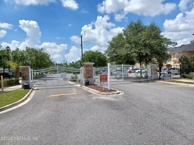 Building Photo - 3610 Kirkpatrick Cir Unit 12