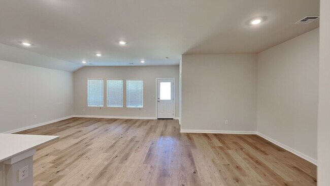 Photo - Very Nice 4 Bedroom 2 Bath Home in Yukon Schools