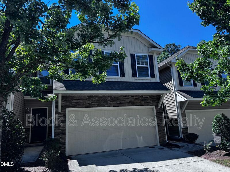 Photo - 210 Hamlet Pl