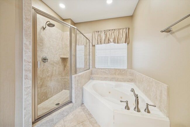 Building Photo - 5706 Blossom St