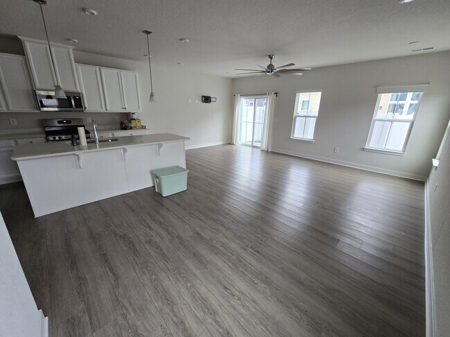 Photo - 1609 Whistling Rd