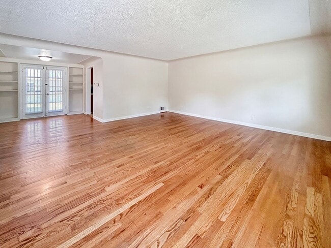 Photo - $0 DEPOSIT OPTION! UNIVERSITY PARK/DU, BEAUTIFUL RANCH HOME, 3 CAR GARAGE, HARDWOOD FLOORS, SOLAR...