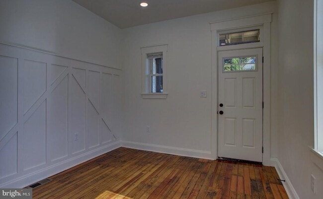 Photo - 537 N Plum St