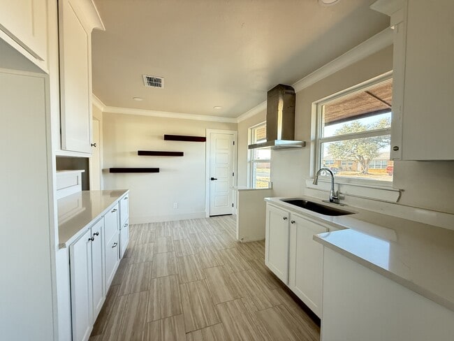 Photo - 3504 Thomas Ave