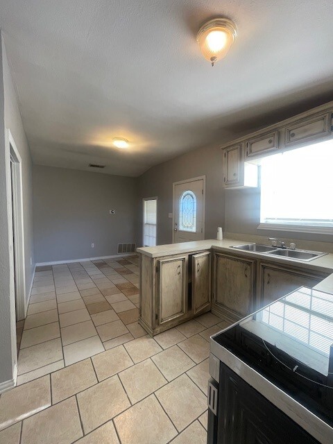 Photo - 814 Cameron Ave