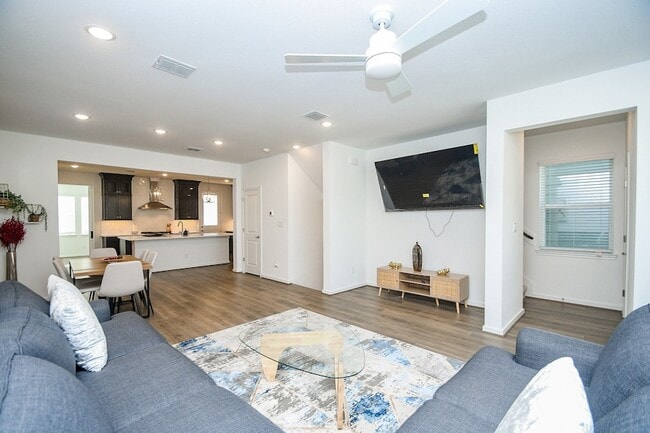 Photo - 2204 Via Laura Ln