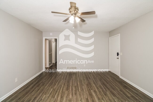 Photo - 194 Waterford Dr